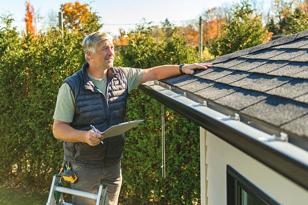 Professional Roofing technician working in Currie, NC
